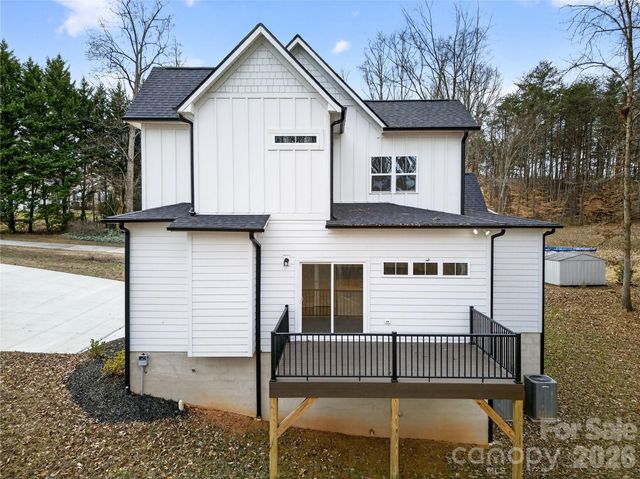 140 Meadowfall Lane, Troutman, NC 28166