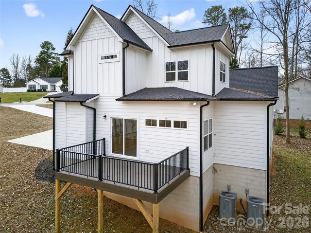 140 Meadowfall Lane, Troutman, NC 28166