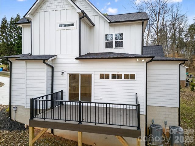 140 Meadowfall Lane, Troutman, NC 28166