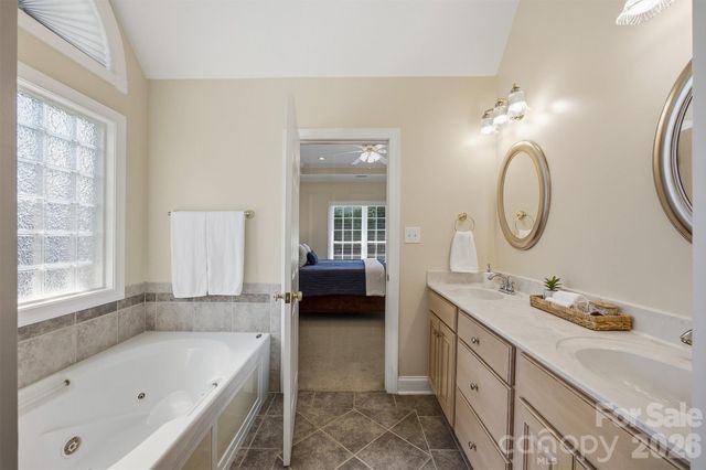 1740 30th Avenue Drive NE, Hickory, NC 28601