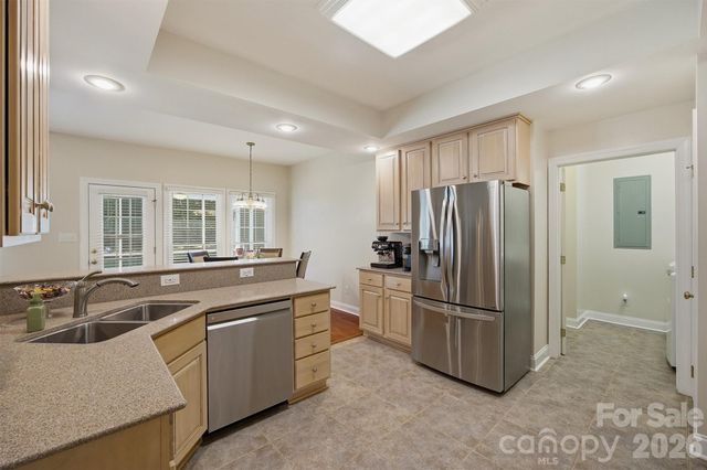 1740 30th Avenue Drive NE, Hickory, NC 28601