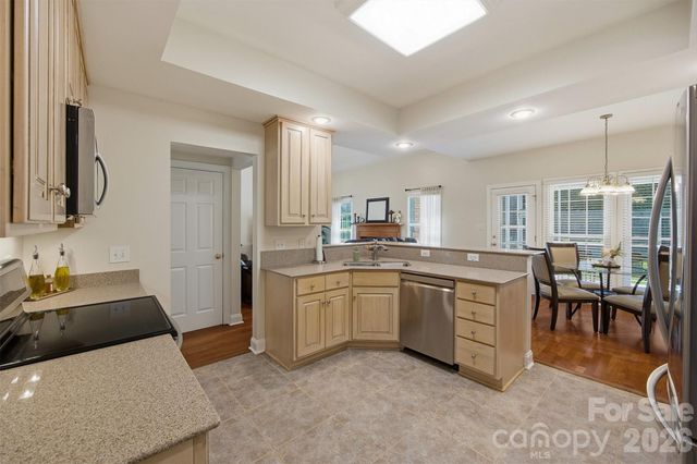 1740 30th Avenue Drive NE, Hickory, NC 28601