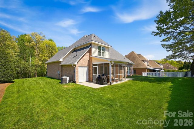1740 30th Avenue Drive NE, Hickory, NC 28601