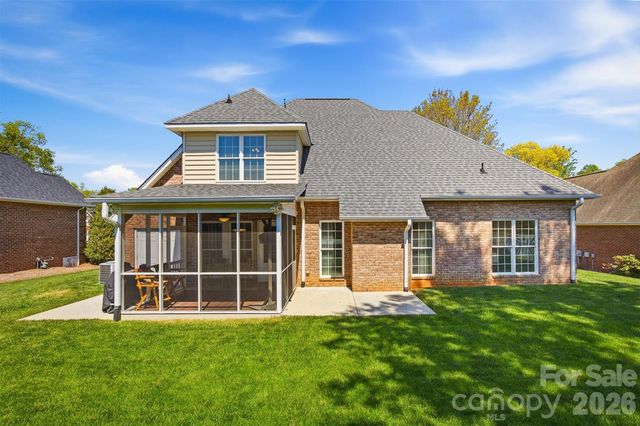 1740 30th Avenue Drive NE, Hickory, NC 28601