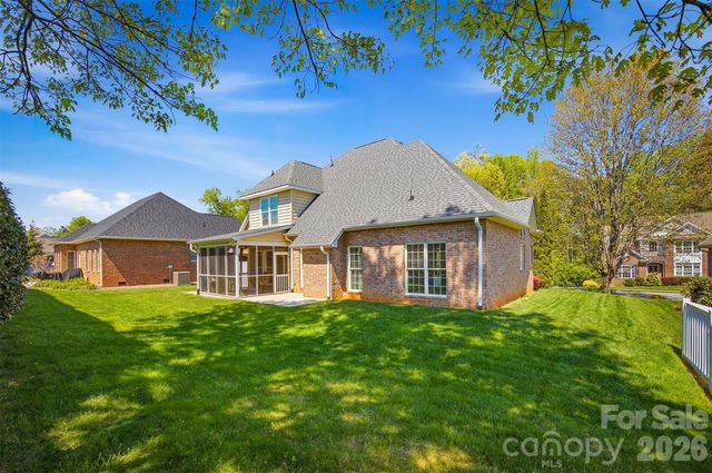 1740 30th Avenue Drive NE, Hickory, NC 28601