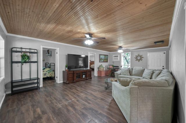 263 Travis Lane, Trinity, TX 75862