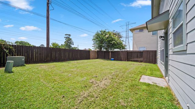 15027 Sunset Creek Drive, Humble, TX 77396