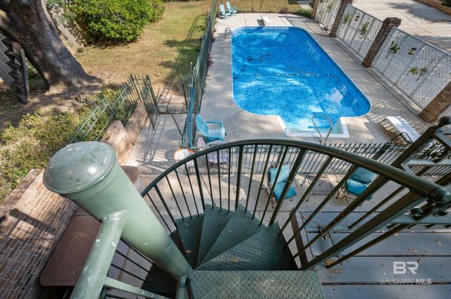 1437 E Regency Oaks Drive, Mobile, AL 36609