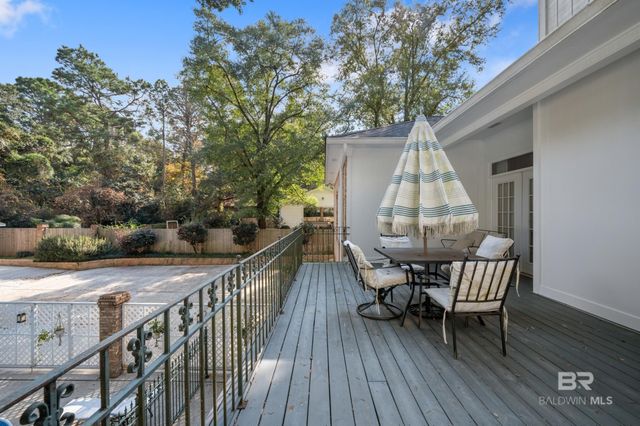 1437 E Regency Oaks Drive, Mobile, AL 36609