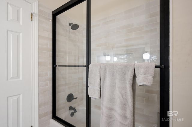 1437 E Regency Oaks Drive, Mobile, AL 36609