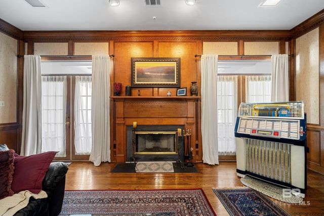 1437 E Regency Oaks Drive, Mobile, AL 36609