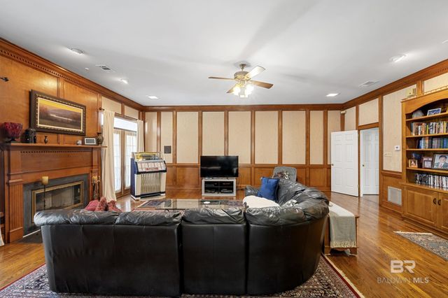 1437 E Regency Oaks Drive, Mobile, AL 36609