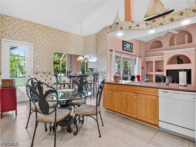 2305 Kismet PKWY W, Cape Coral, FL 33993