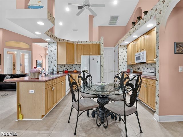 2305 Kismet PKWY W, Cape Coral, FL 33993