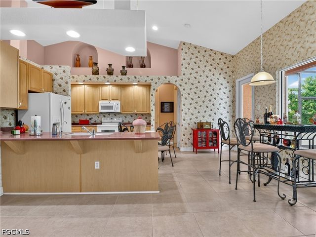 2305 Kismet PKWY W, Cape Coral, FL 33993