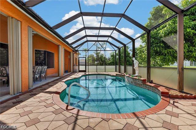 2305 Kismet PKWY W, Cape Coral, FL 33993