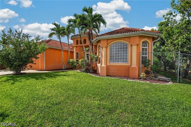 2305 Kismet PKWY W, Cape Coral, FL 33993