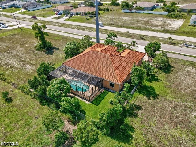 2305 Kismet PKWY W, Cape Coral, FL 33993