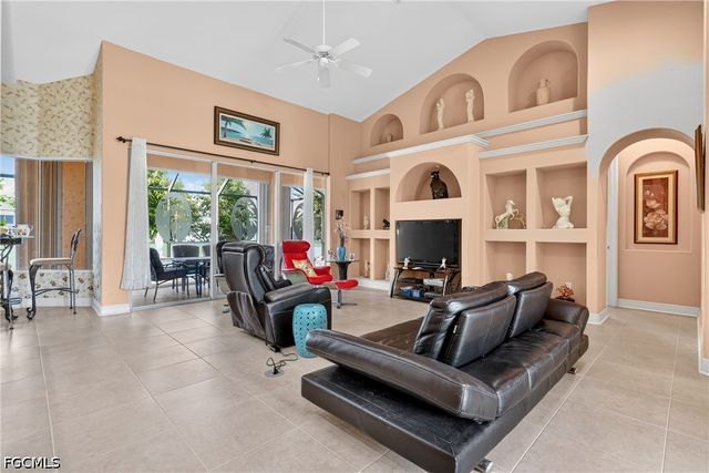 2305 Kismet PKWY W, Cape Coral, FL 33993