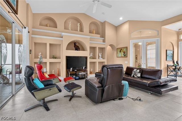 2305 Kismet PKWY W, Cape Coral, FL 33993