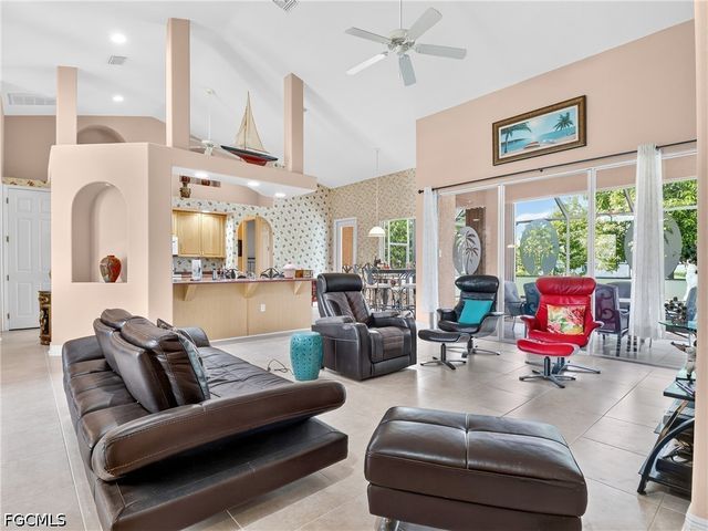 2305 Kismet PKWY W, Cape Coral, FL 33993