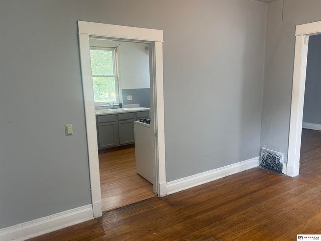 2409 B Street, Omaha, NE 68105