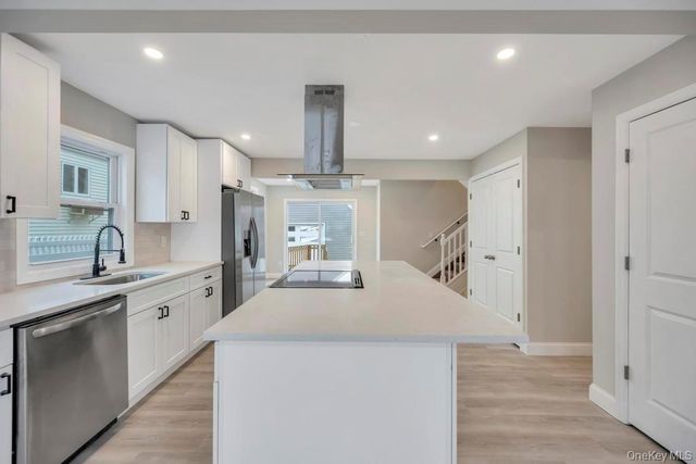 52 Halycon Road, Lindenhurst, NY 11757