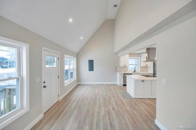 52 Halycon Road, Lindenhurst, NY 11757