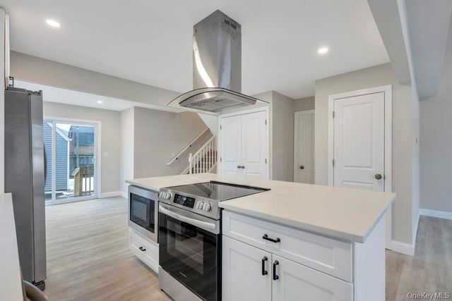 52 Halycon Road, Lindenhurst, NY 11757