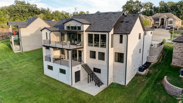 343 W Monarchwood Drive, Nixa, MO 65714