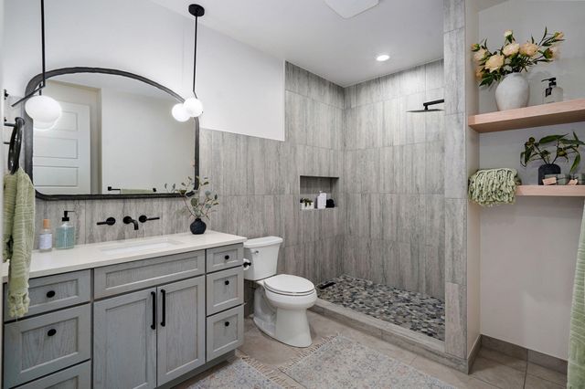 343 W Monarchwood Drive, Nixa, MO 65714