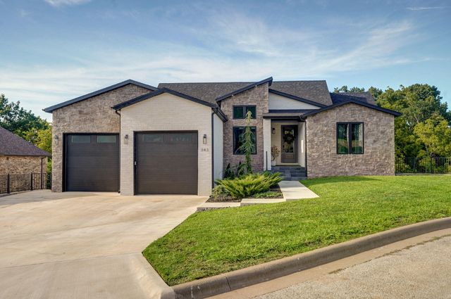 343 W Monarchwood Drive, Nixa, MO 65714