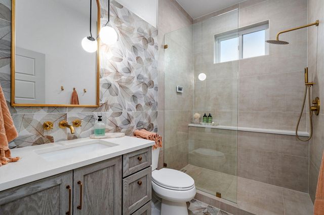 343 W Monarchwood Drive, Nixa, MO 65714