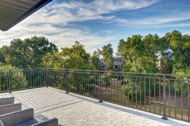 343 W Monarchwood Drive, Nixa, MO 65714