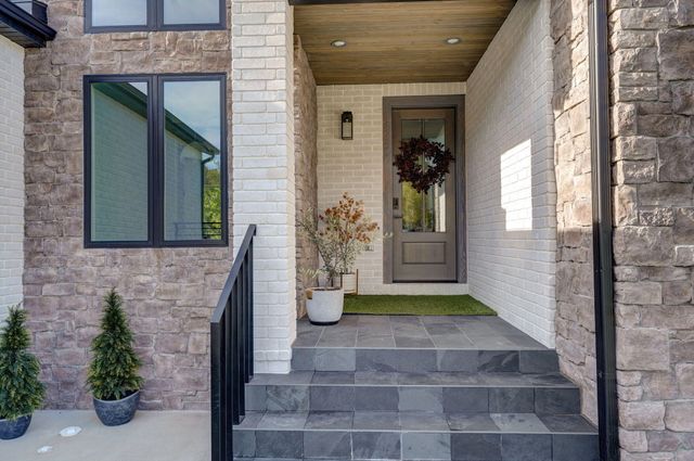343 W Monarchwood Drive, Nixa, MO 65714