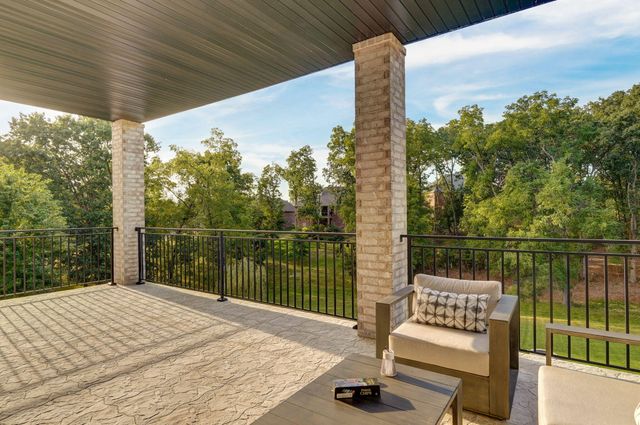 343 W Monarchwood Drive, Nixa, MO 65714