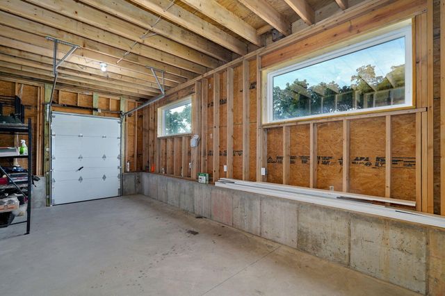 343 W Monarchwood Drive, Nixa, MO 65714