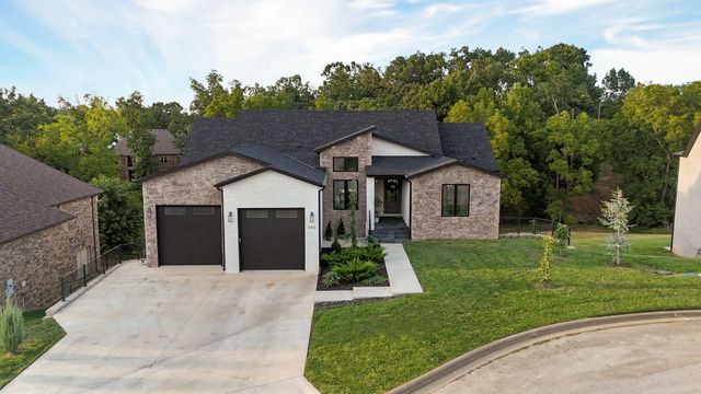343 W Monarchwood Drive, Nixa, MO 65714