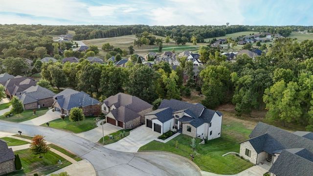 343 W Monarchwood Drive, Nixa, MO 65714