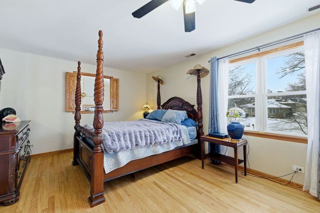 4007 N Washington Street, Westmont, IL 60559