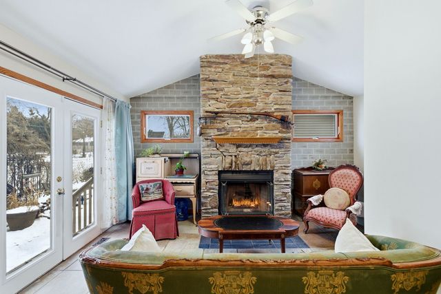 4007 N Washington Street, Westmont, IL 60559