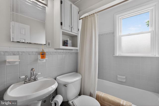 153 EARL LN, Hatboro, PA 19040