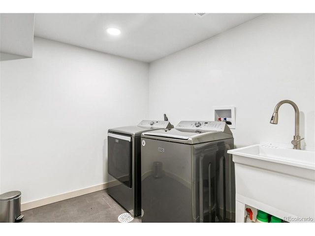 3151 S Holly Pl, Denver, CO 80222