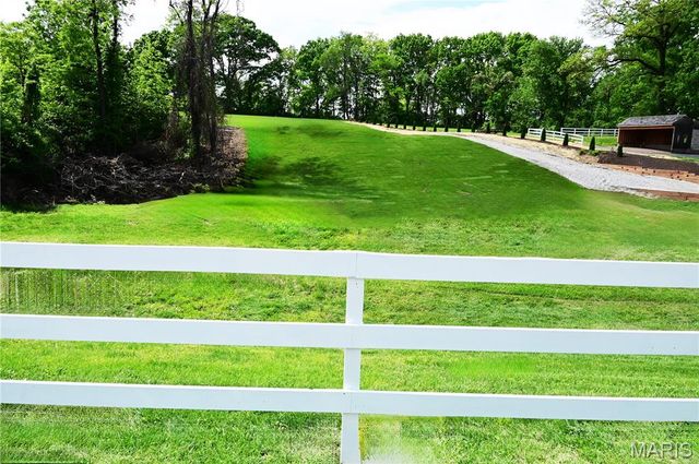 63 S Woods Mill Road, Chesterfield, MO 63017