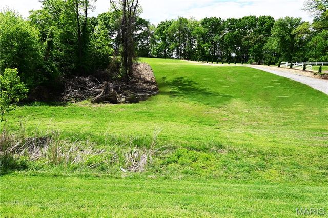 63 S Woods Mill Road, Chesterfield, MO 63017