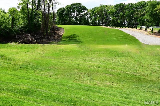 63 S Woods Mill Road, Chesterfield, MO 63017