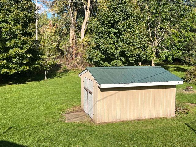 4660 E Lansing Road, Bancroft, MI 48414