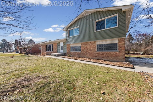 2864 Colonial Trail, Bloomfield Hills, MI 48304