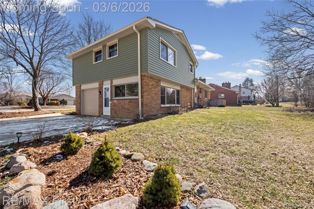 2864 Colonial Trail, Bloomfield Hills, MI 48304