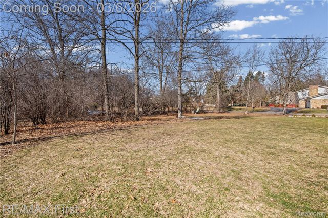 2864 Colonial Trail, Bloomfield Hills, MI 48304